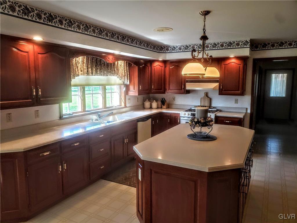 5823 Shows Road Bethlehem, PA 18017 - Photo 17 of 47 Gallery Image 17