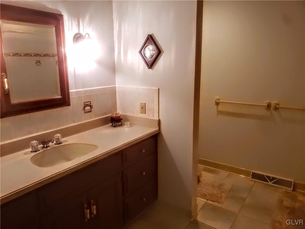 5823 Shows Road Bethlehem, PA 18017 - Photo 35 of 47 Gallery Image 35