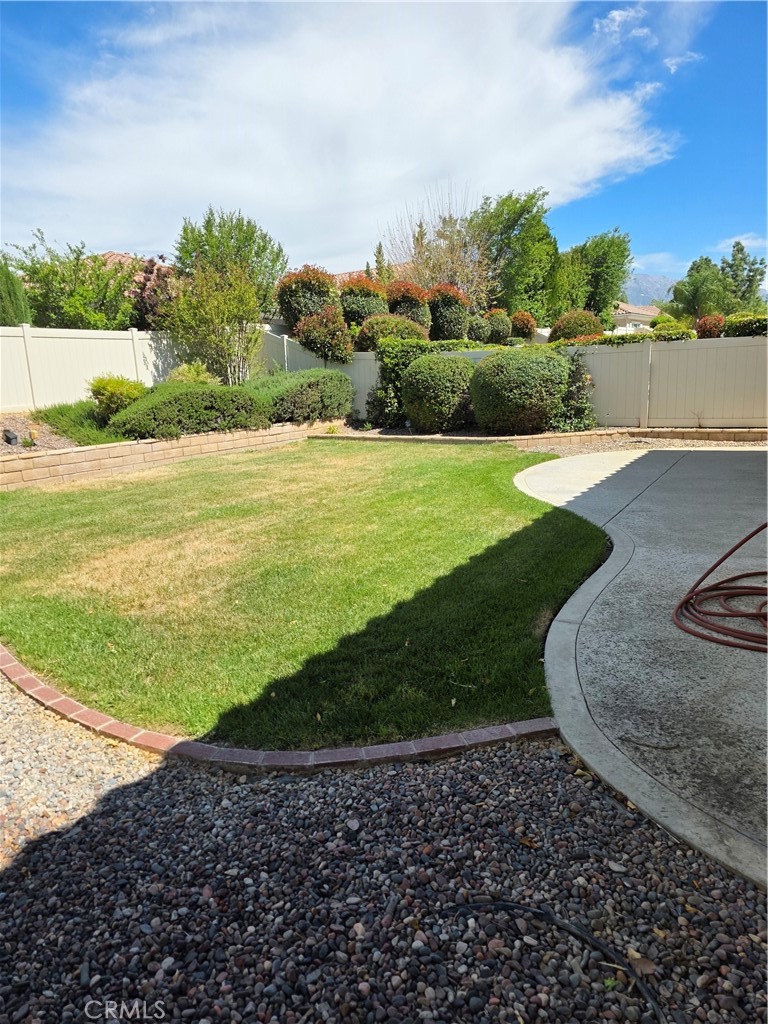 924 Brentwood Road Beaumont, CA 92223 - Photo 38 of 41 a view of a yard with an ocean
