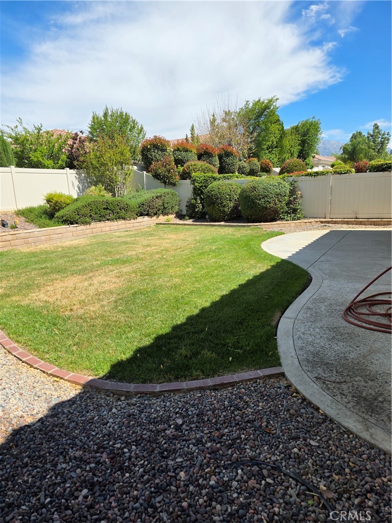 924 Brentwood Road Beaumont, CA 92223 - Photo 39 of 41 a view of a yard with an ocean
