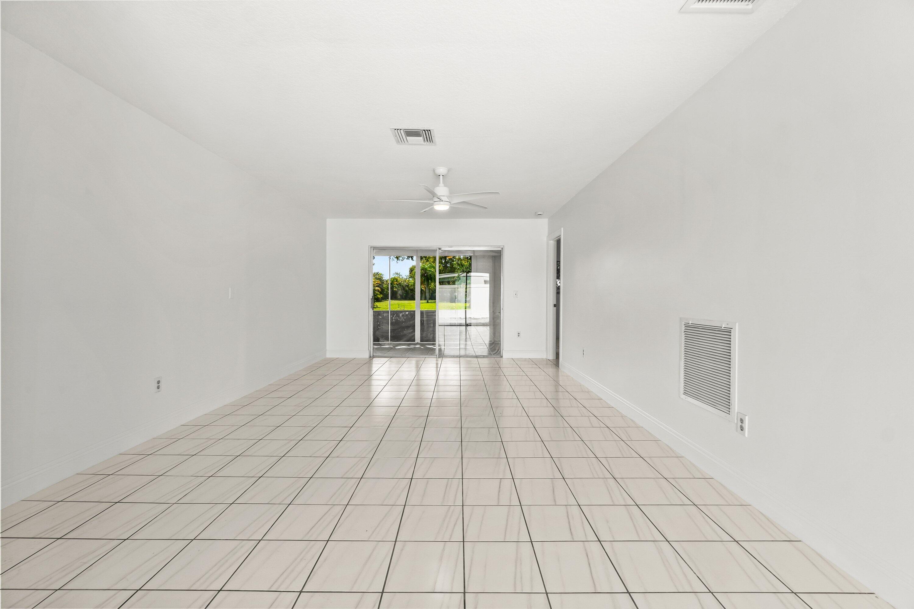9162 Southwest 5th Street, Unit A Boca Raton, FL 33428 - Photo 11 of 36 015-9162Southwest5thStreet-A-BocaRaton-F