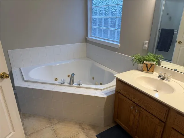 $345,000 | 521 Hillbrook Drive, Lansing, KS 66043