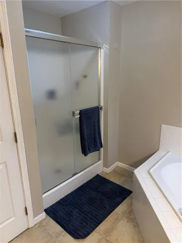 $345,000 | 521 Hillbrook Drive, Lansing, KS 66043