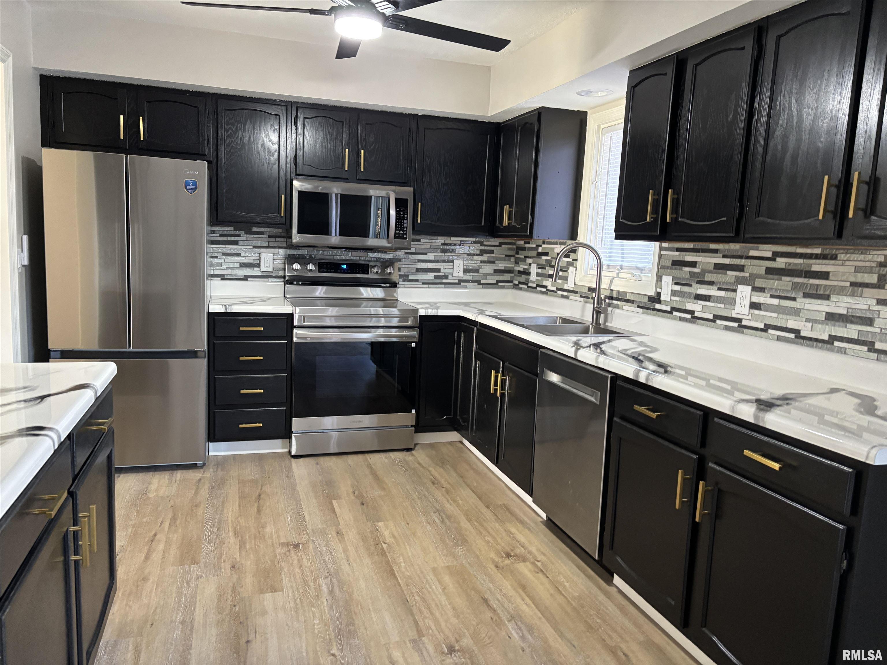 3326 Jennings Drive Springfield, IL 62704 - Photo 4 of 21