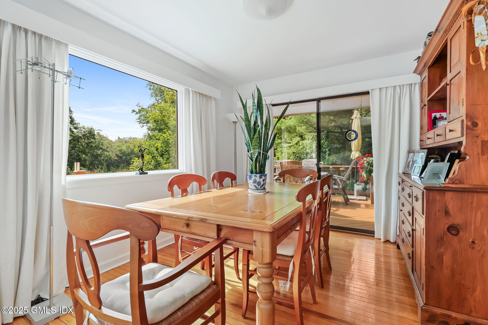 350 Valley Road Cos Cob, CT 06807 - Photo 10 of 48 10-web-or-mls-350-valley-rd