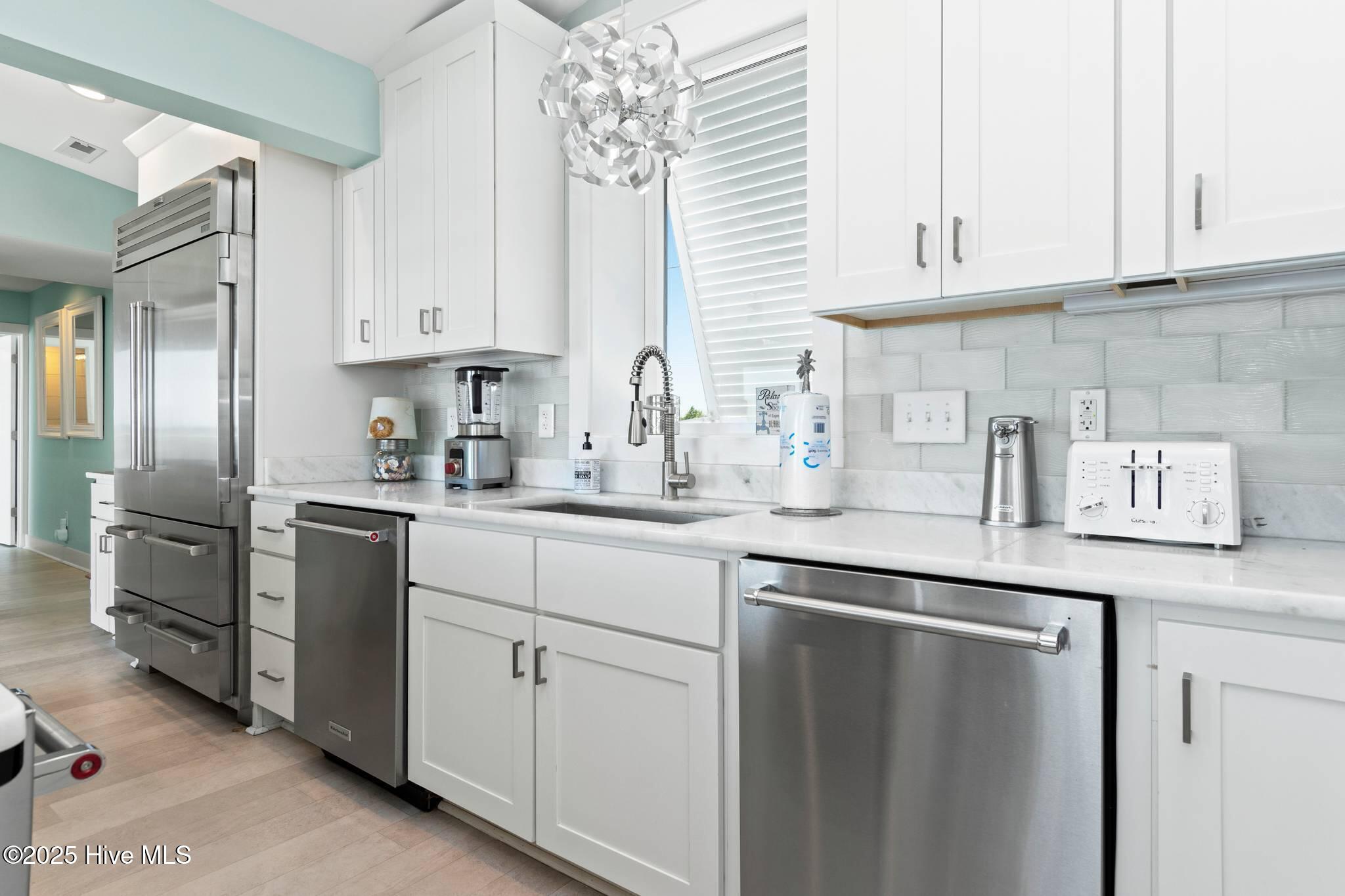 1829 Salter Path Road Indian Beach, NC 28512 - Photo 21 of 27 Gourmet Kitchen