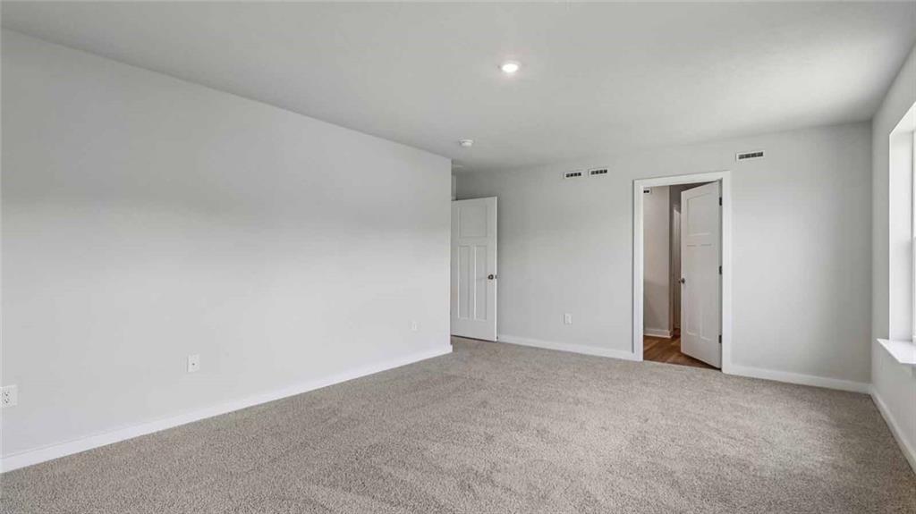 1099 Peachtree Road Carnegie, PA 15106 - Photo 15 of 25 a view of an empty room