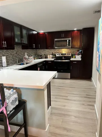 $3,200 | 6619 Southwest 116th Place, Unit B7, Miami, FL 33173