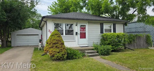 $134,999 | 30 West Maxlow Avenue, Hazel Park, MI 48030