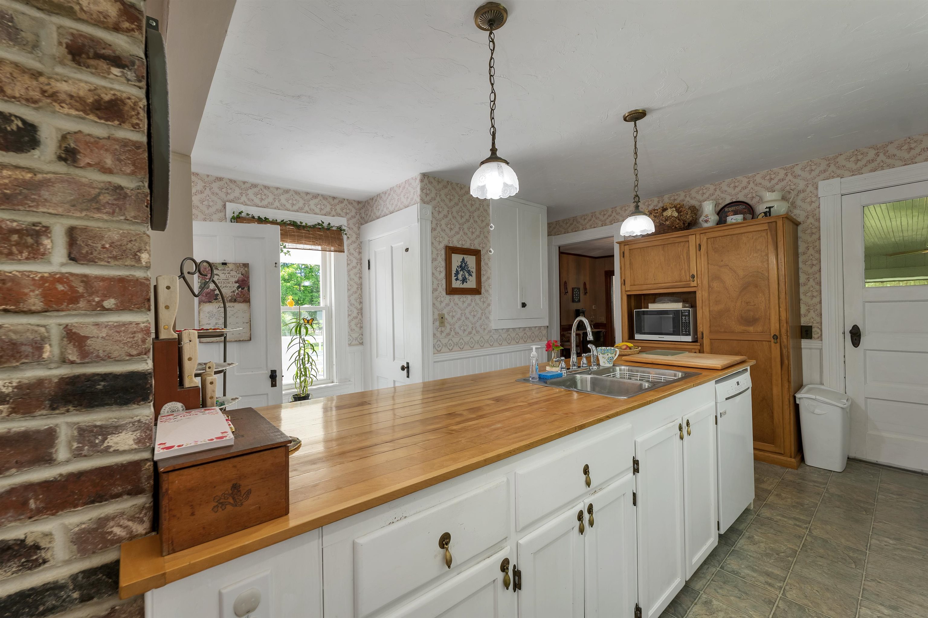 195 Philbrook Road Sanbornton, NH 03269 - Photo 10 of 57