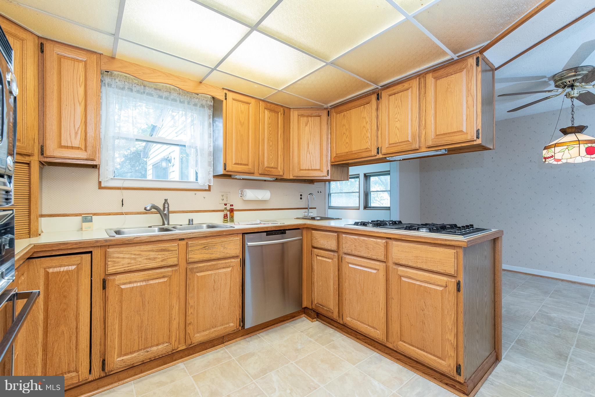 4225 Haycoke Road Baltimore, MD 21236 - Photo 22 of 59 Breakfast Bar w/2nd Sink
