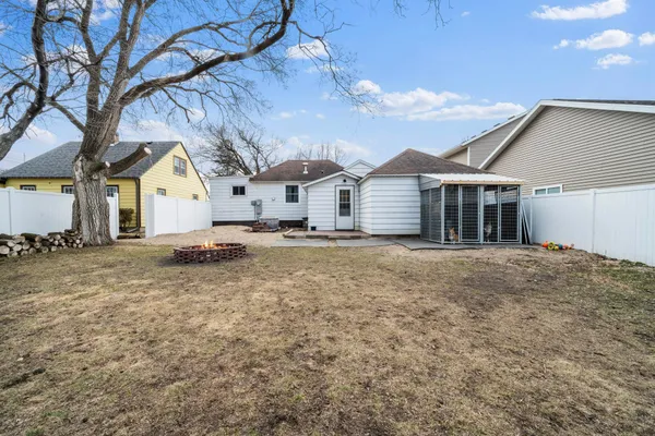 $259,000 | 617 10th Avenue West, Alexandria, MN 56308