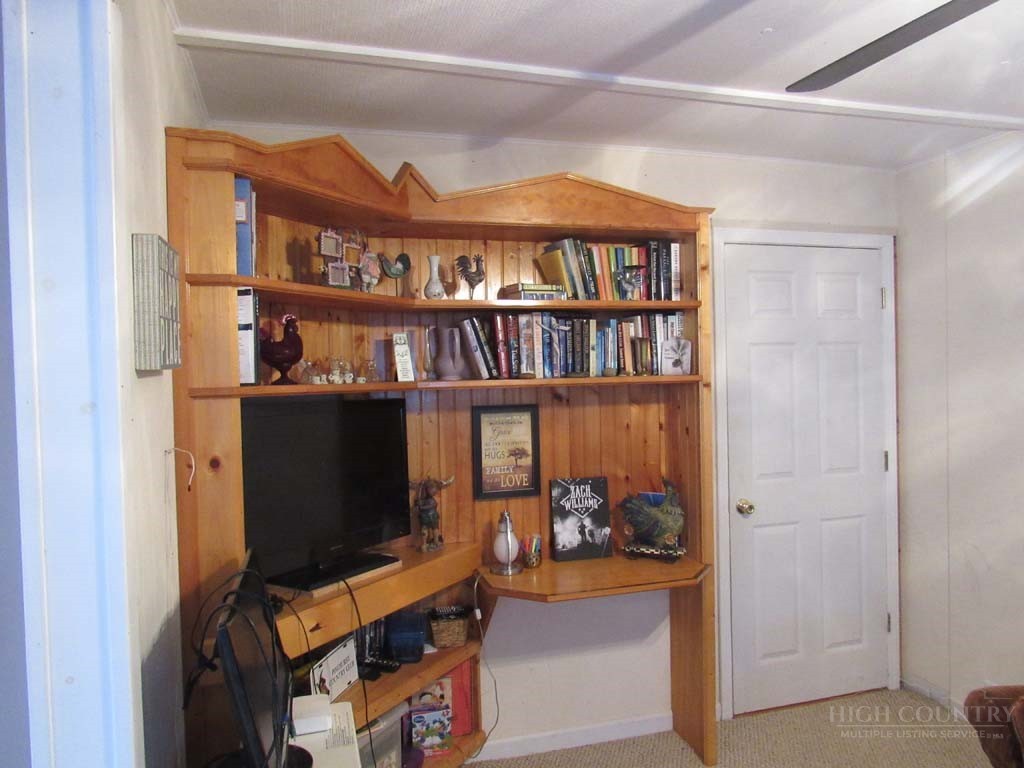 274-272 Raccoon Hollow Road Jefferson, NC 28640 - Photo 11 of 32