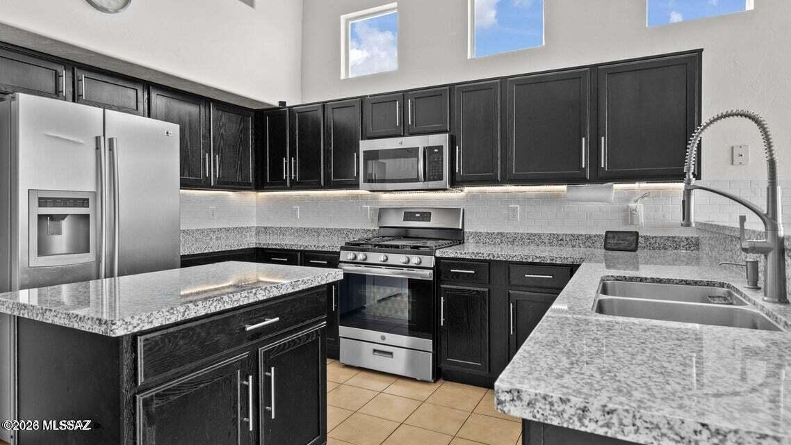 401 Via Capri Rio Rico, AZ 85648 - Photo 2 of 10