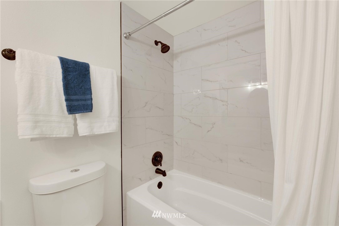 8811 158th Street East Puyallup, WA 98375 - Photo 18 of 23