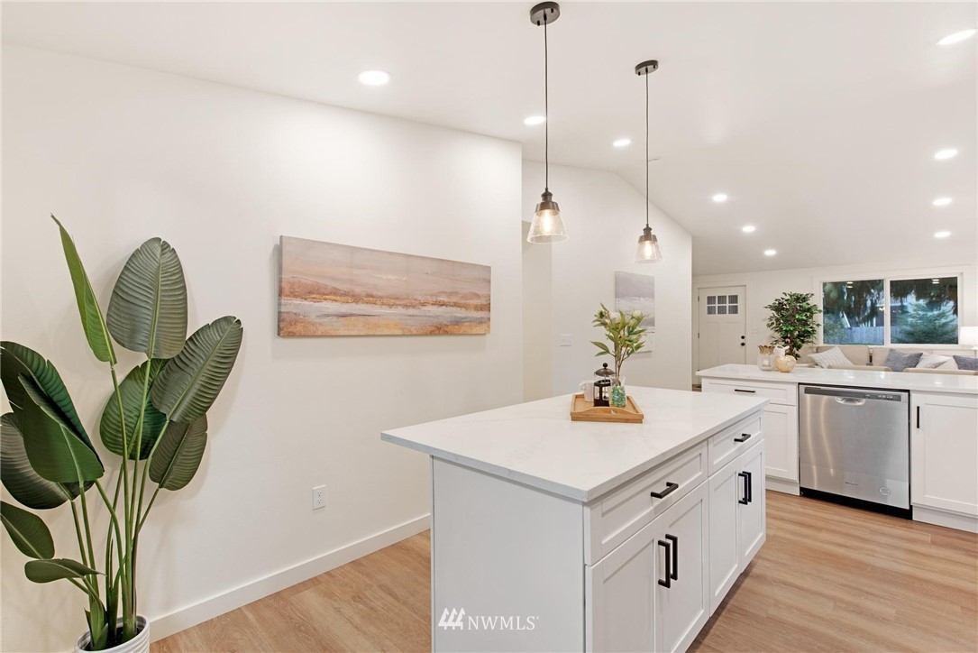 8811 158th Street East Puyallup, WA 98375 - Photo 10 of 23