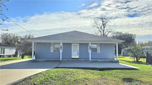 $274,900 | 150 Forest Drive, Belle Chasse, LA 70037