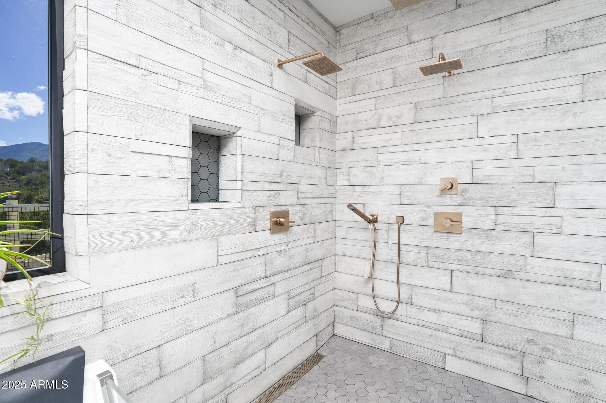 2900 West Spring View Drive Cottonwood, AZ 86326 - Photo 20 of 68 a bathroom with a shower