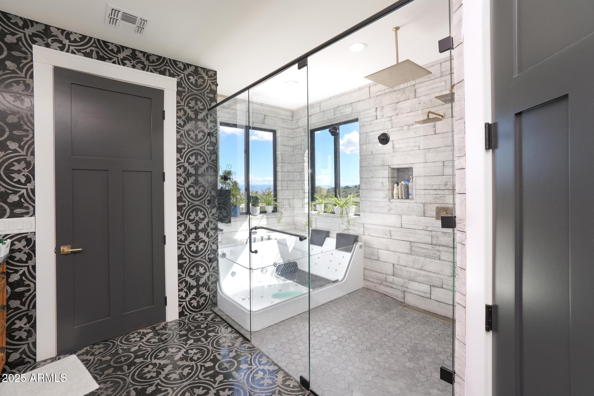 2900 West Spring View Drive Cottonwood, AZ 86326 - Photo 4 of 68 Master Spa Suite