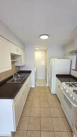 $2,200 | 1317 Kingsbury Drive, Unit 1, Hanover Park, IL 60133