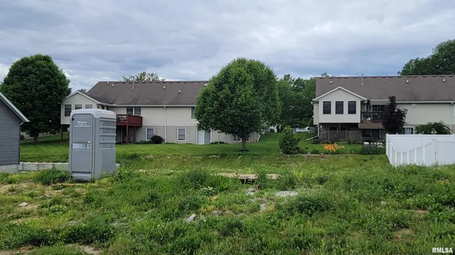 $40,000 | 1708 East 6th Street, Unit A, Coal Valley, IL 61240