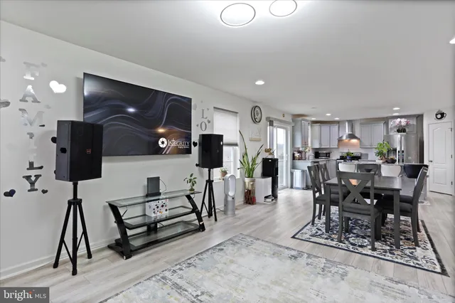 $379,900 | 183 Luxor Court, Bunker Hill, WV 25413