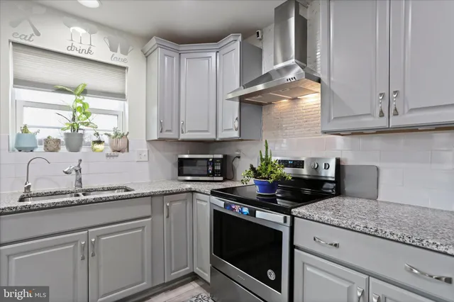 $379,900 | 183 Luxor Court, Bunker Hill, WV 25413