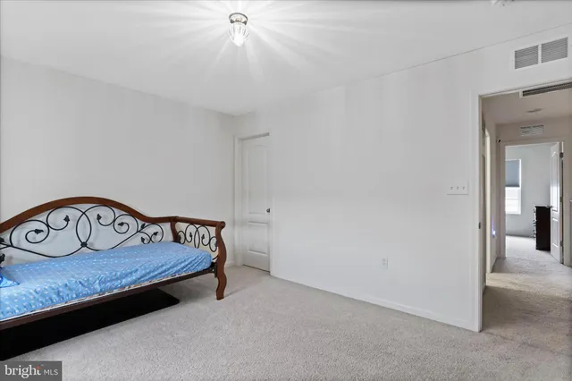 $379,900 | 183 Luxor Court, Bunker Hill, WV 25413