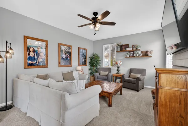 $369,900 | 622 Gallant Drive, Minooka, IL 60447