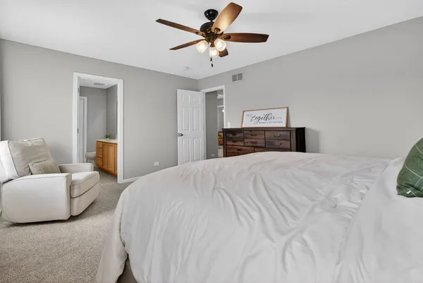 $369,900 | 622 Gallant Drive, Minooka, IL 60447