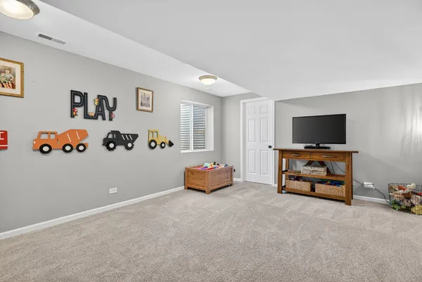 $369,900 | 622 Gallant Drive, Minooka, IL 60447