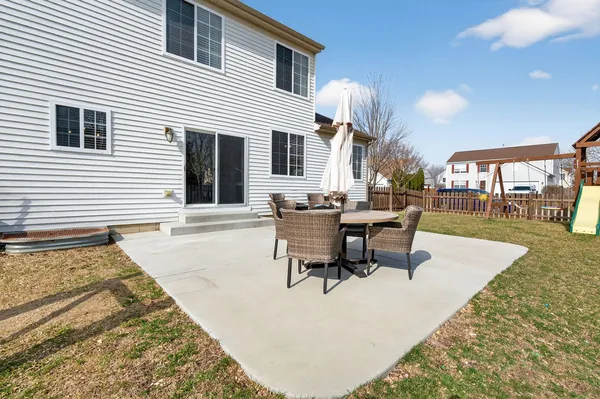 $369,900 | 622 Gallant Drive, Minooka, IL 60447