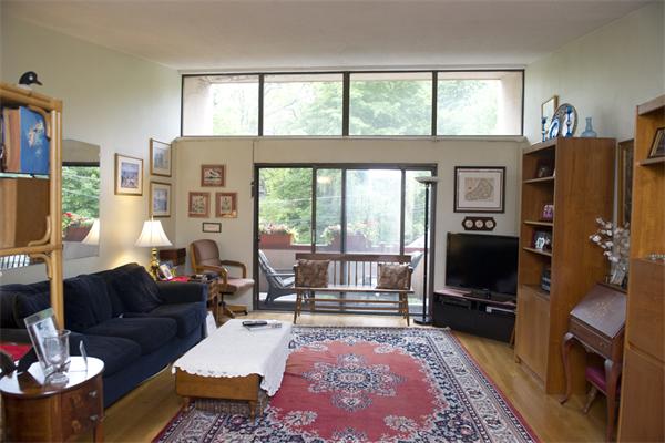 94 Beaconsfield Road, Unit 303 Brookline, MA 02445 - Photo 4 of 14