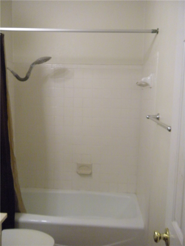 2414 Longview Street, Unit 305 Austin, TX 78705 - Photo 10 of 13