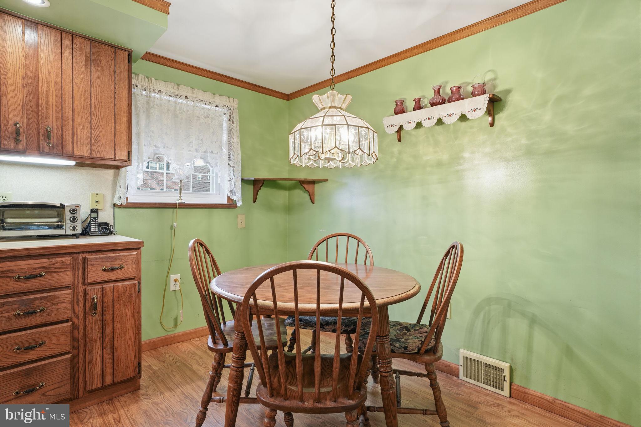 131 Ridgefield Road Philadelphia, PA 19154 - Photo 7 of 27 Eat in kitchen