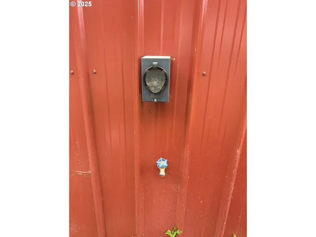 a close view of door