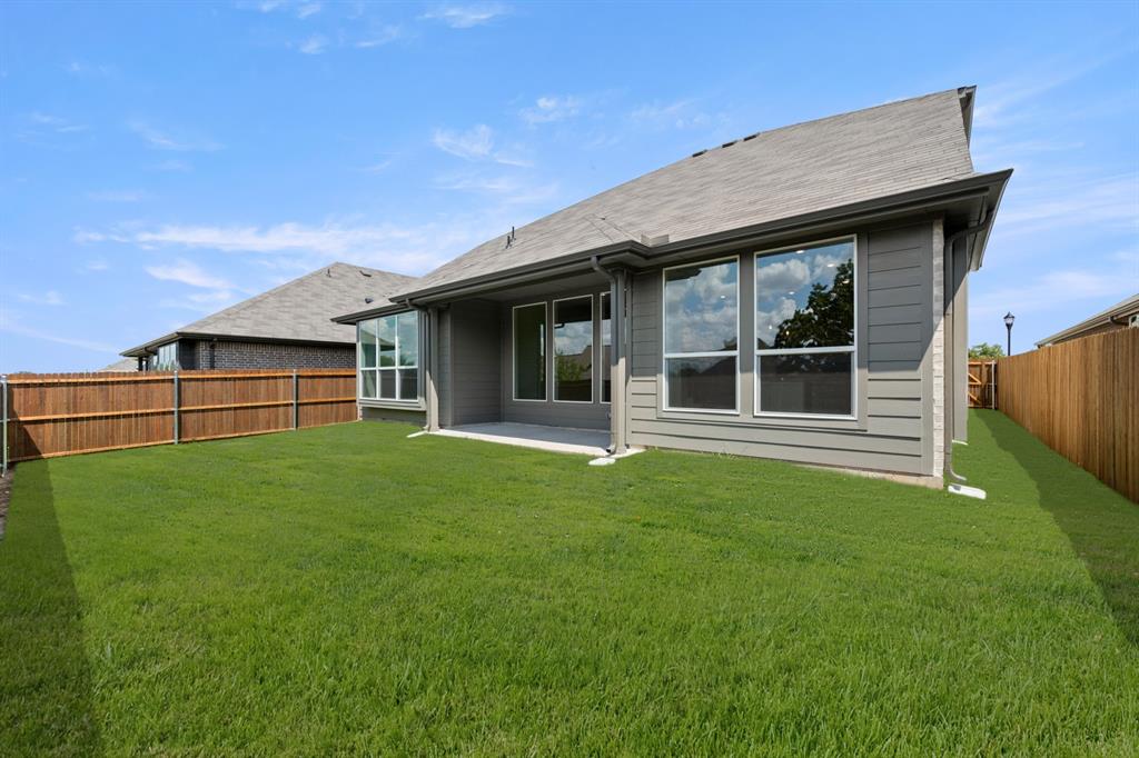 4000 Kitts Road Granbury, TX 76049 - Photo 29 of 29 DFW-Pirate Village-Concept 2492-4000 Kitts Road-Back-Risewell Homes-2