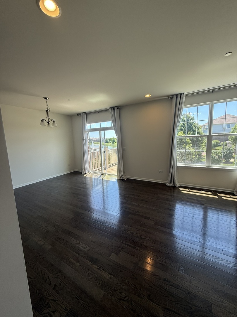 2856 Henley Lane Naperville, IL 60540 - Photo 4 of 38