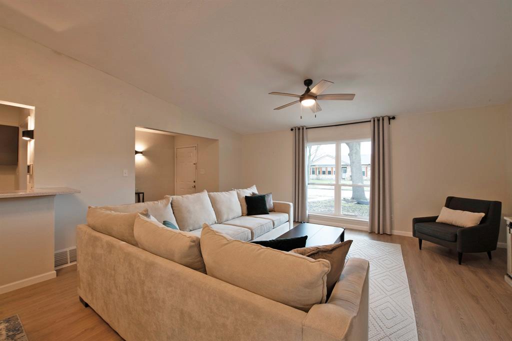 9322 Shipman Street Rowlett, TX 75088 - Photo 6 of 36