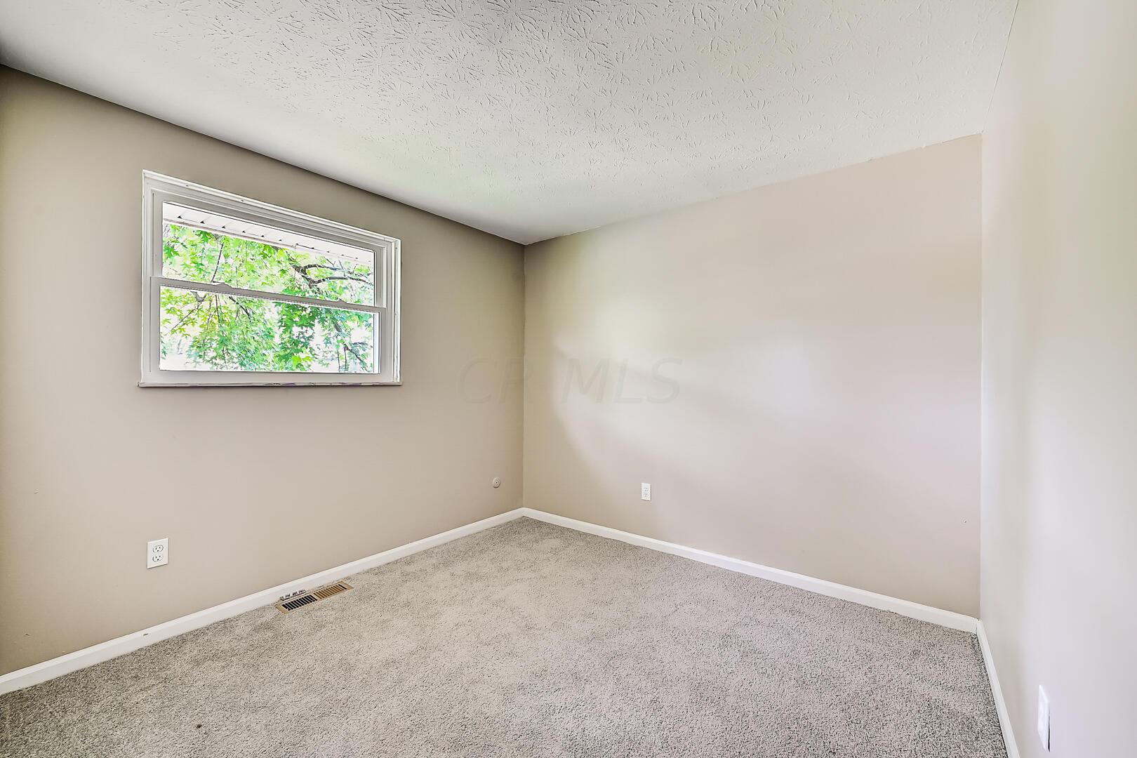 1861 Brimfield Road Columbus, OH 43229 - Photo 19 of 28 listing_18
