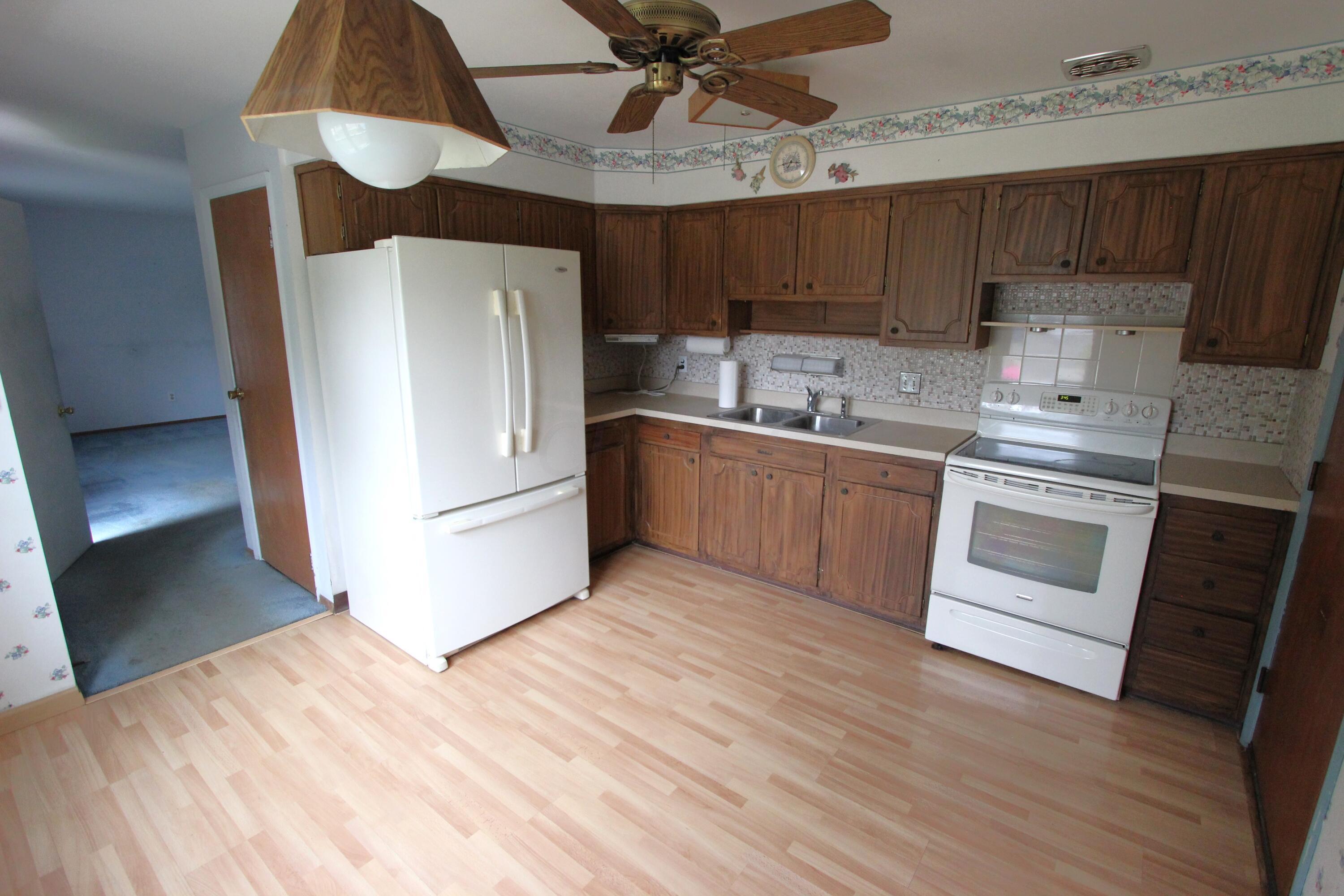 6515 Karl Road Columbus, OH 43229 - Photo 6 of 19 Kitchen