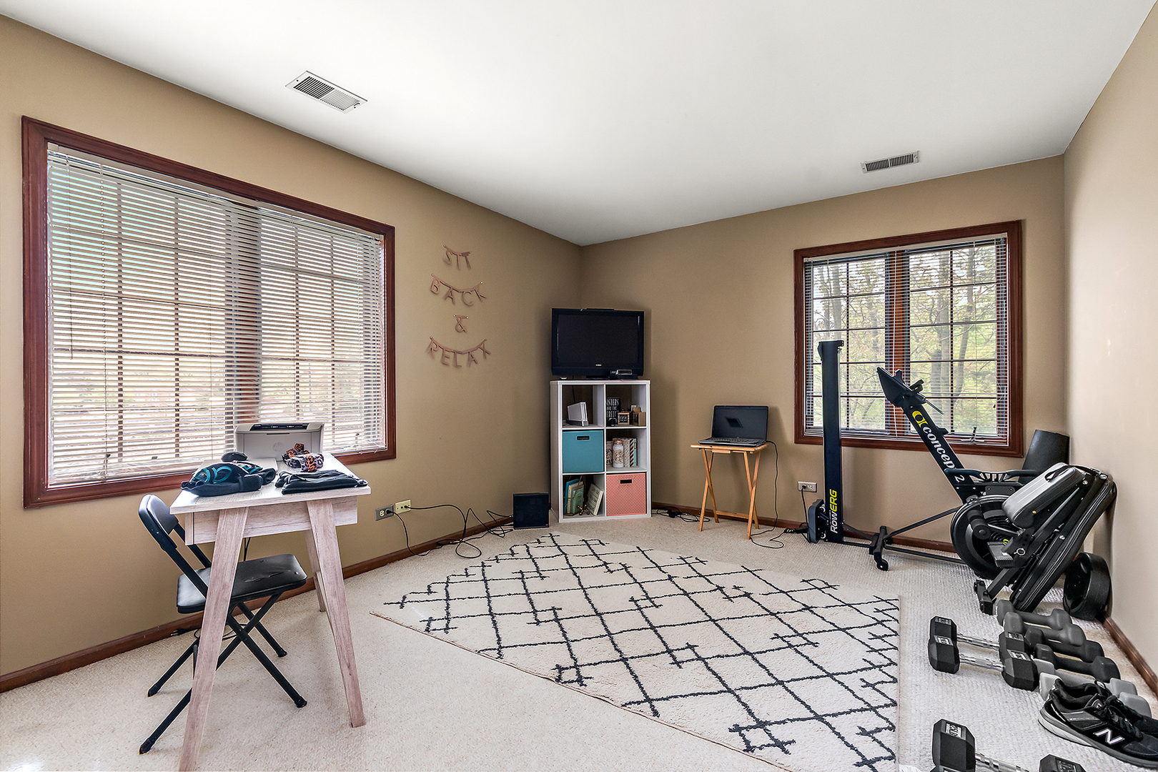 2161 Oak Road, Unit 3A Homewood, IL 60430 - Photo 15 of 20 a workspace with furniture and window