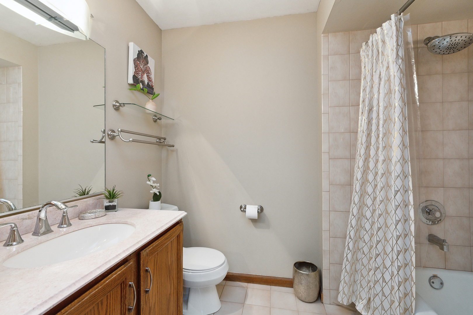 2161 Oak Road, Unit 3A Homewood, IL 60430 - Photo 18 of 20 a bathroom with a sink toilet and shower