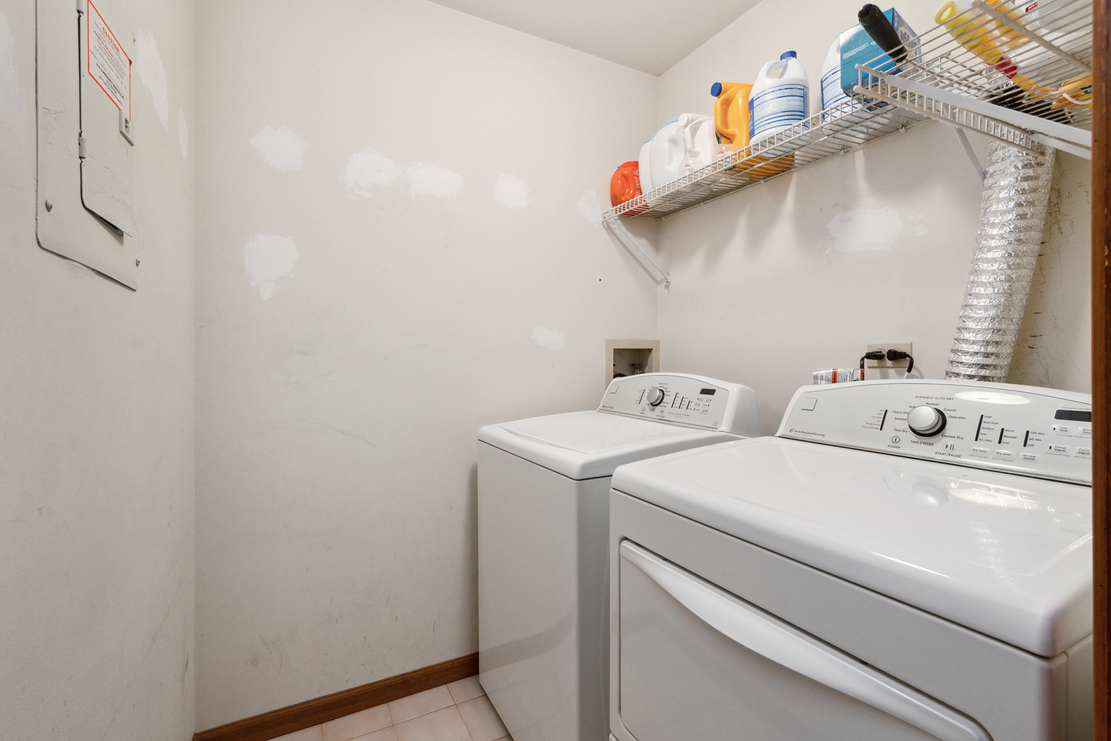 2161 Oak Road, Unit 3A Homewood, IL 60430 - Photo 19 of 20 a utility room with dryer and washer