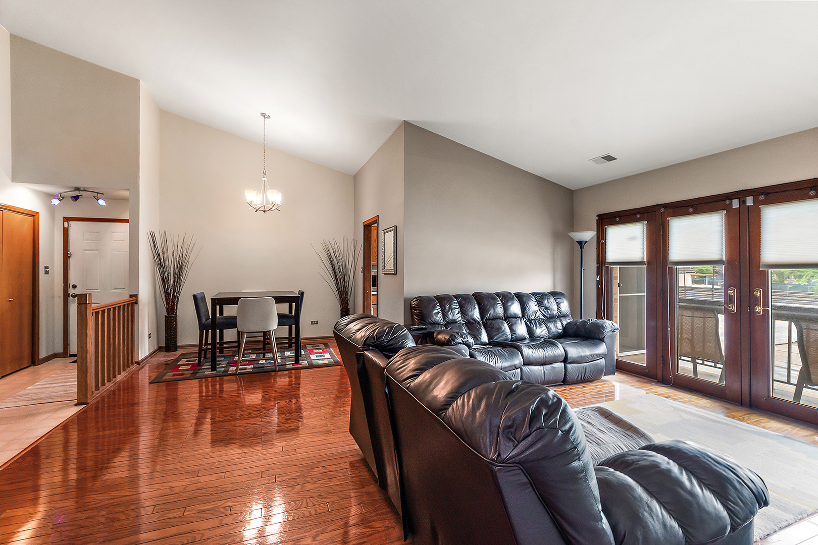 2161 Oak Road, Unit 3A Homewood, IL 60430 - Photo 7 of 20 a living room with furniture and a table