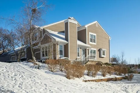 $770,000 | 13 Spencer Lane, Bedminster, NJ 07921