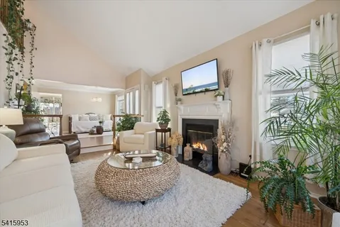 $770,000 | 13 Spencer Lane, Bedminster, NJ 07921