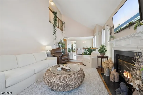 $770,000 | 13 Spencer Lane, Bedminster, NJ 07921