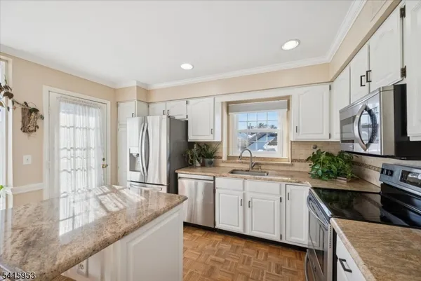 $770,000 | 13 Spencer Lane, Bedminster, NJ 07921