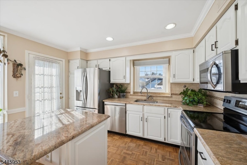 13 Spencer Lane Bedminster, NJ 07921 - Photo 18 of 41